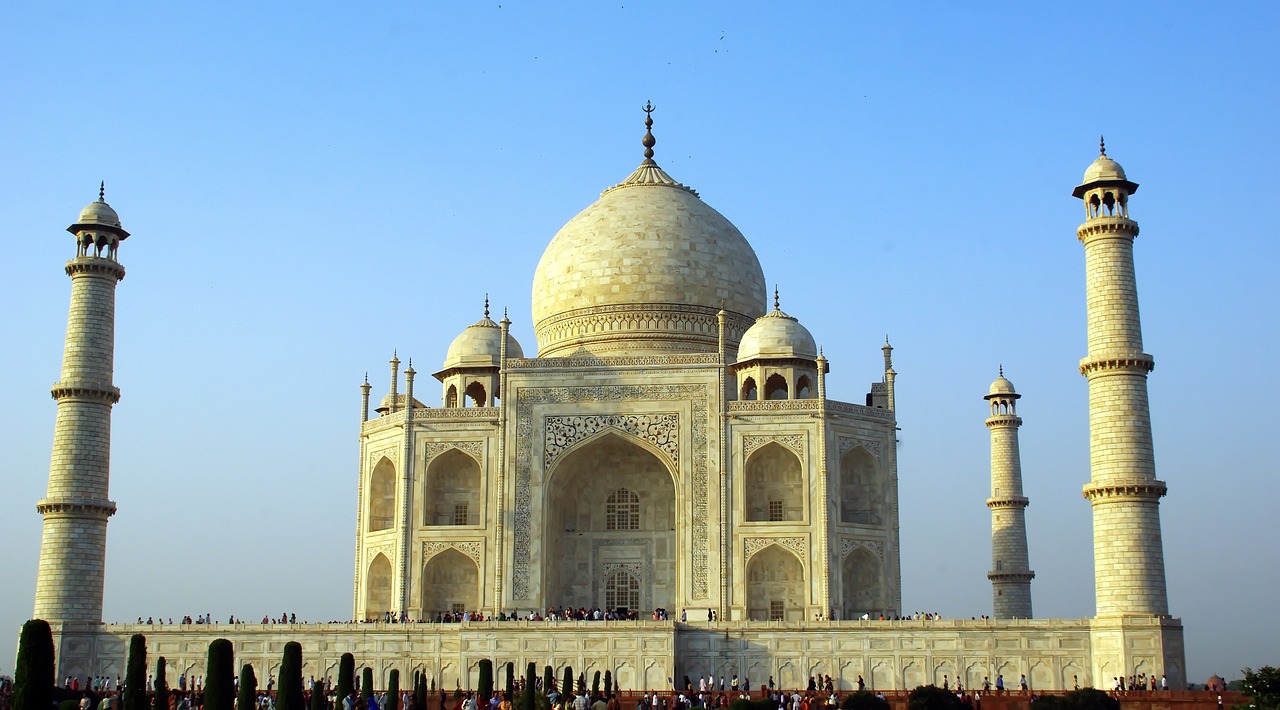 Taj Mahal Sunrise tour from Delhi by Car